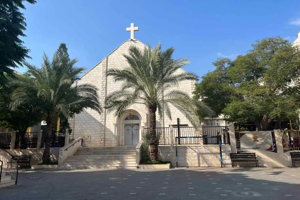Bombardean la única iglesia católica en Gaza