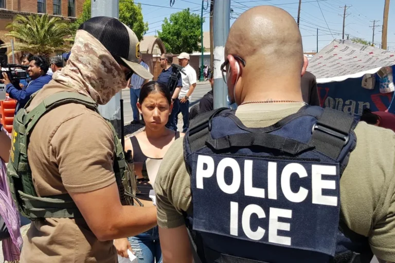 Esconderse de ICE en un refrigerador