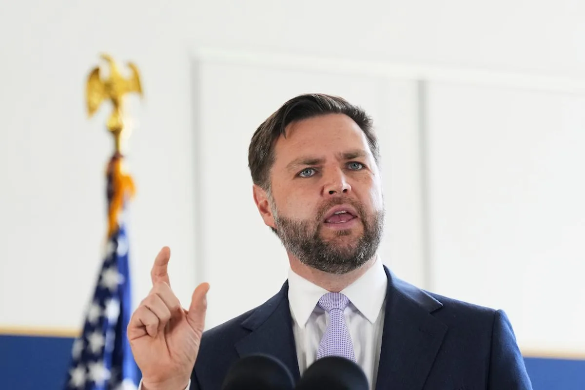 JD Vance durante evento en California