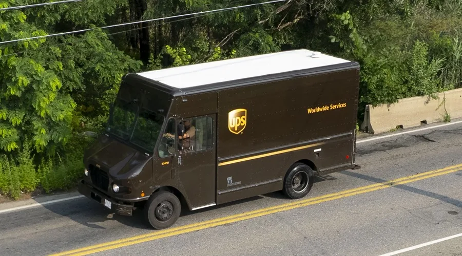 UPS reducirá personal: Cómo afectará tus entregas este verano