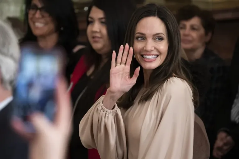 ¿Salma Hayek y Angelina Jolie visitan Veracruz juntas?