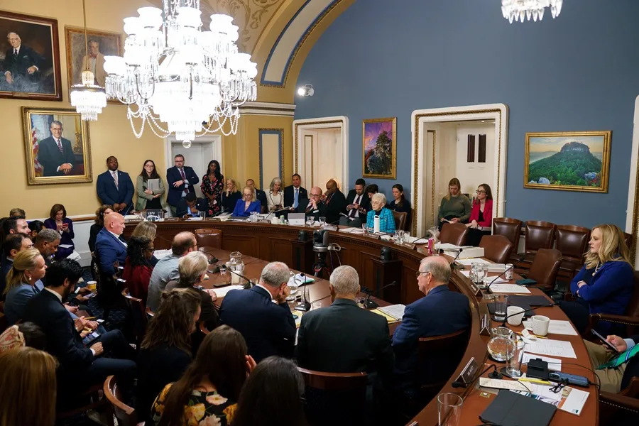 Cámara Baja aprueba el megaproyecto fiscal de Trump: Trump logra su primera gran victoria legislativa tras la aprobación del Congreso de su ambicioso proyecto de ley