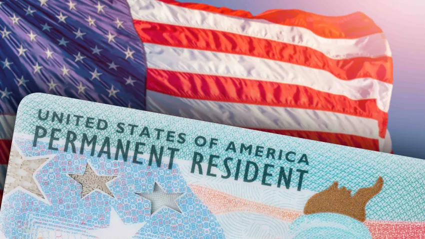 demandan solicitantes de Green Card al gobierno