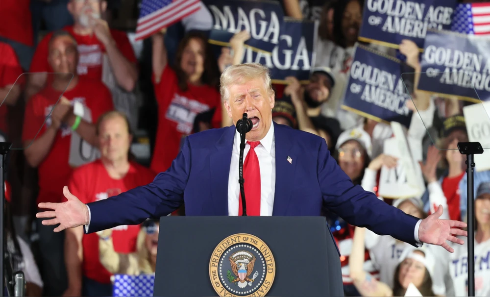 Así celebra Trump su medio año de regreso en el poder