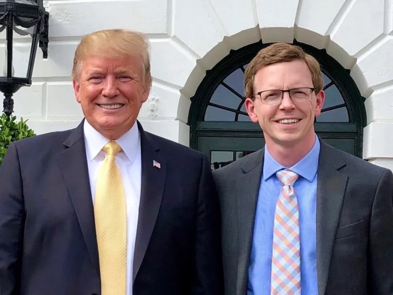 ¿Quién es Dusty Johnson? El congresista que va por la gobernación de Dakota del Sur