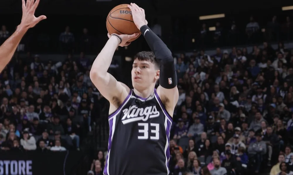 Los Lakers ya tienen a su primer refuerzo: ¿Quién es Jake LaRavia?