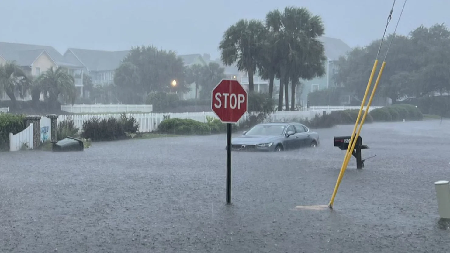 Alerta en Carolina del Norte por crecida récord de río tras lluvias