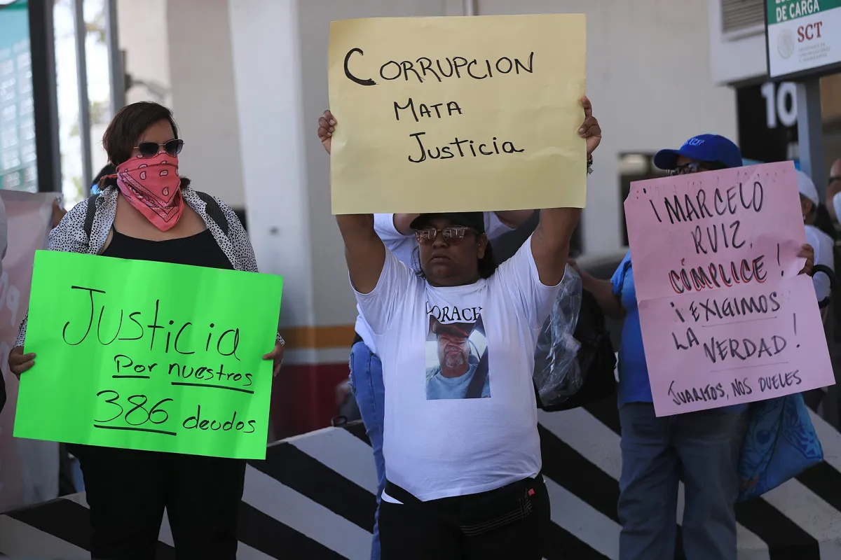 protestan tras hallar 386 cuerpos en crematorio