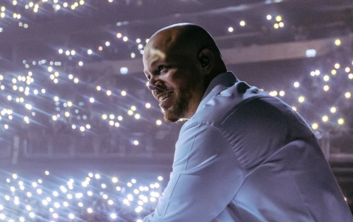 Residente protesta y cancela presentaciones por vínculos con Israel