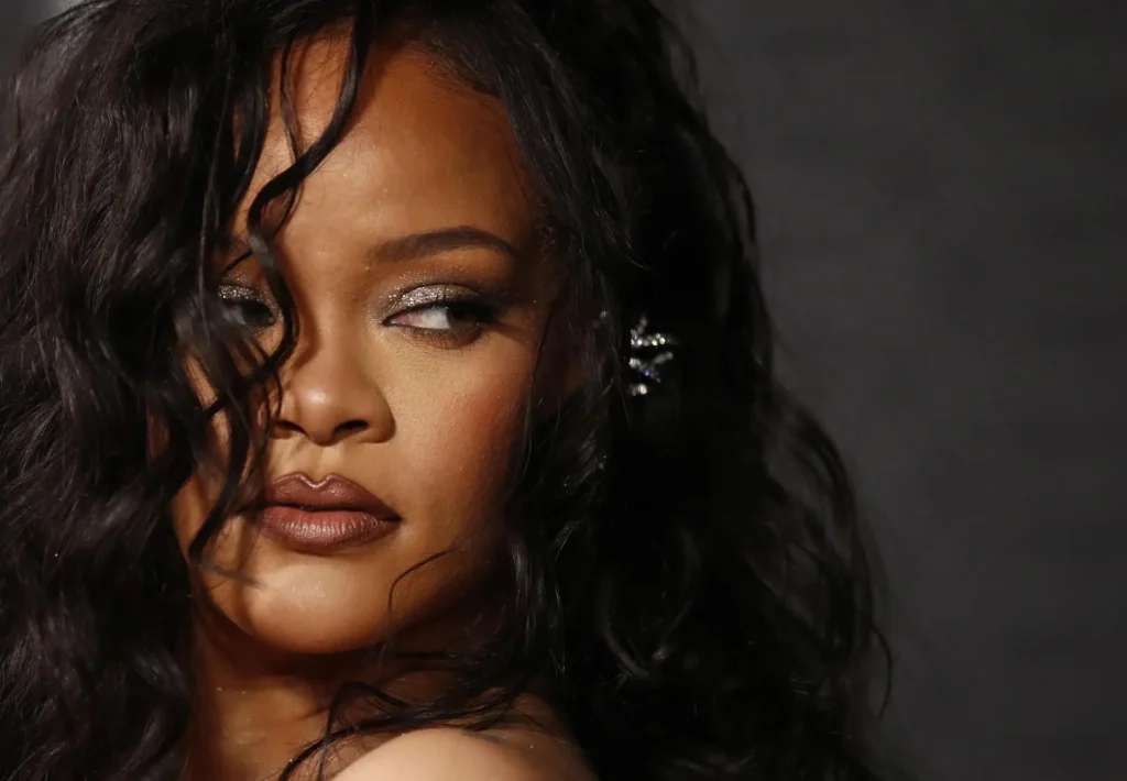 Rihanna se despide de su papá junto a su familia en Barbados