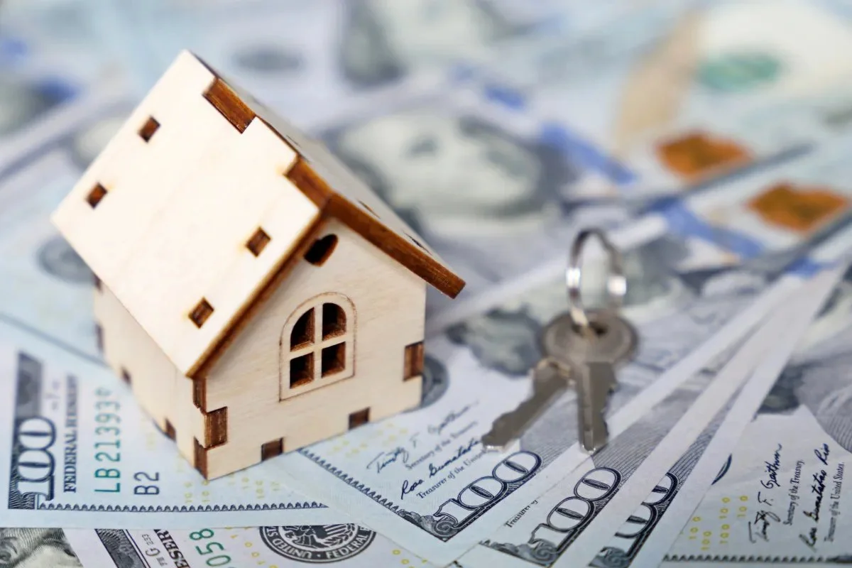 Trump busca limitar ayudas para vivienda: ¿Quiénes perderían su casa?