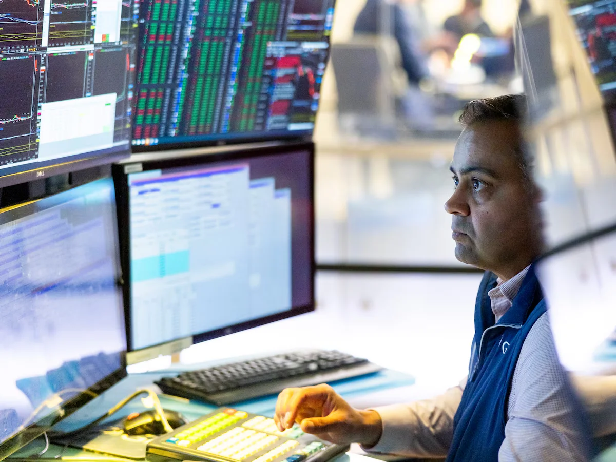 Inflación y aranceles de Trump preocupan a Wall Street