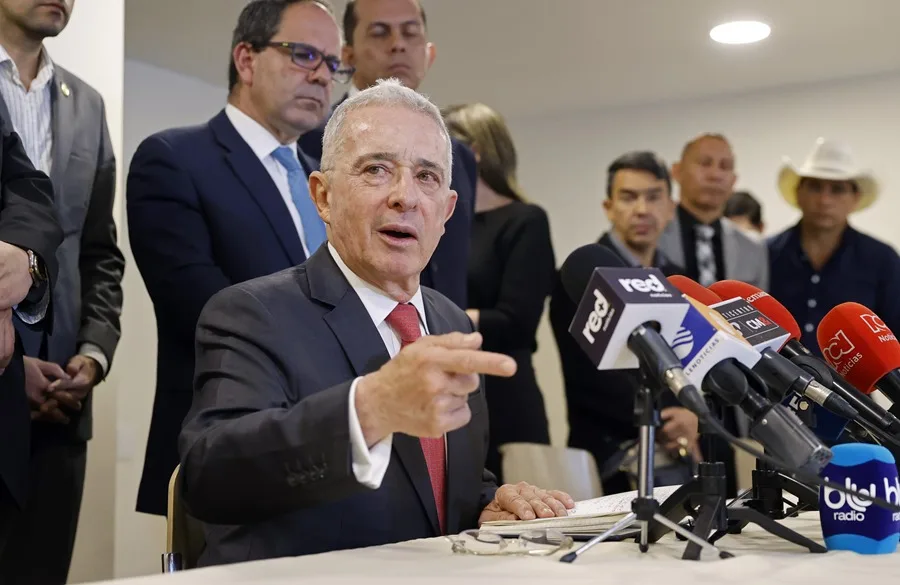 Colombia: Condenan al expresidente Álvaro Uribe