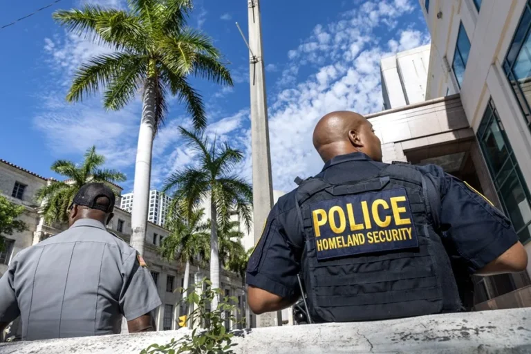 CBP arrestó a un cura inmigrante en Miami