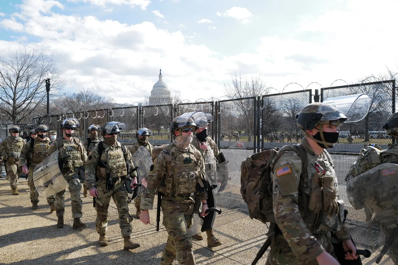 EN PORTADA PENTÁGONO SE BLINDA