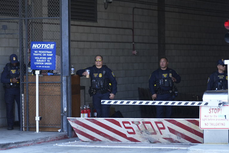 ICE arresta a 30 personas en Los Ángeles