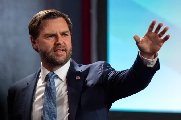 JD Vance se declara listo para ser presidente