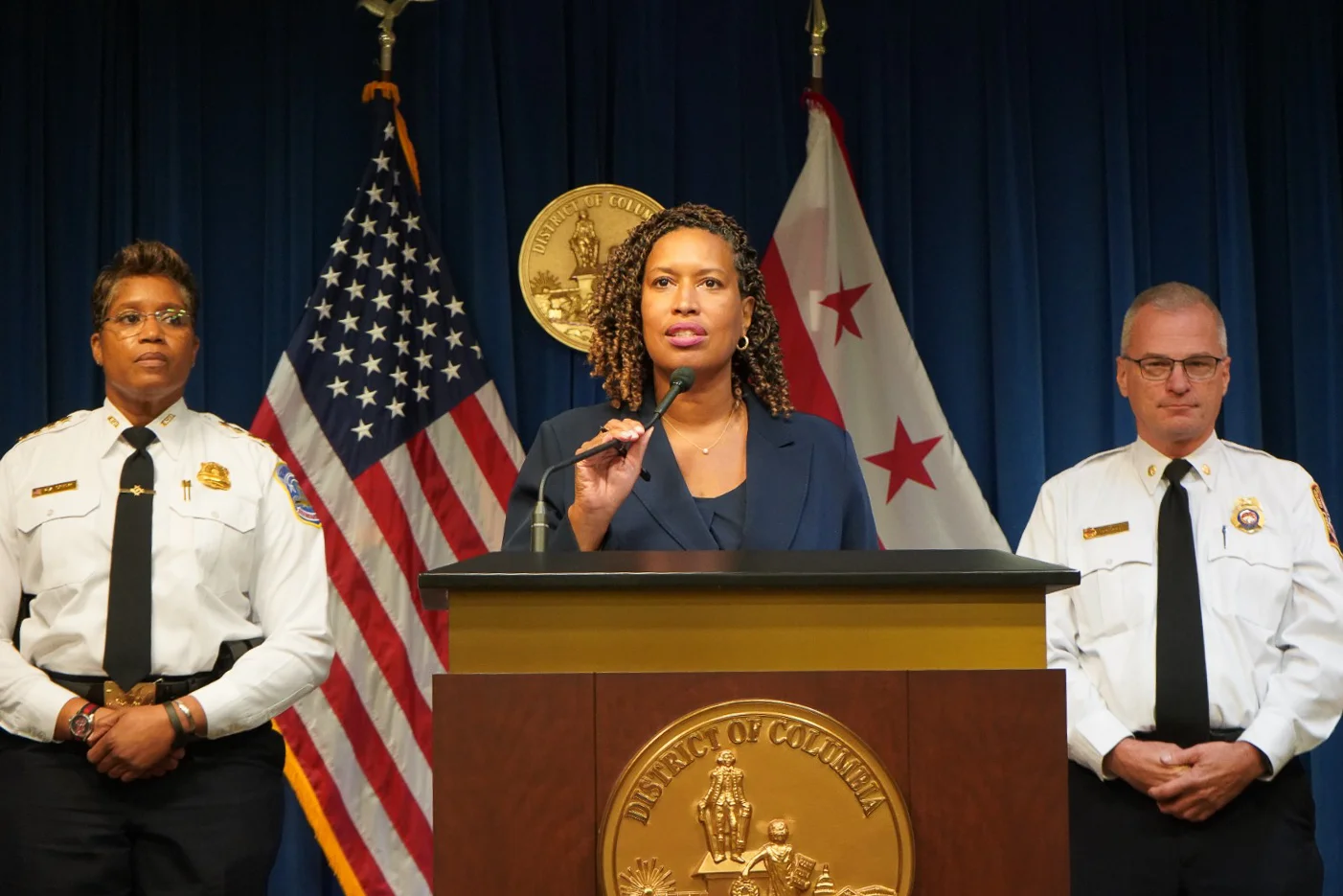 ¿Alcaldesa de Washington convoca protesta contra Trump?