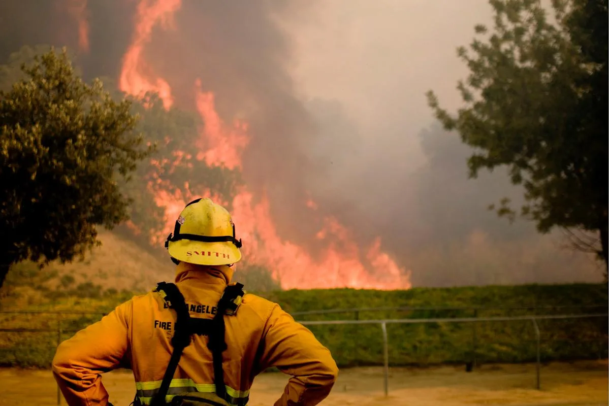 Presos son evacuados por incendio histórico en Colorado