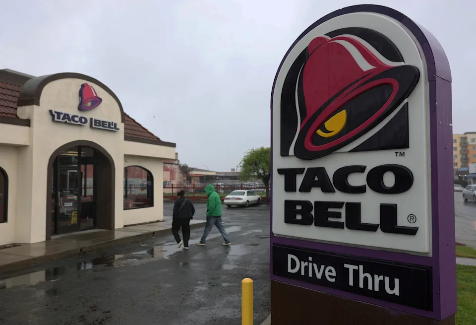Taco Bell revive su menú de los 2000