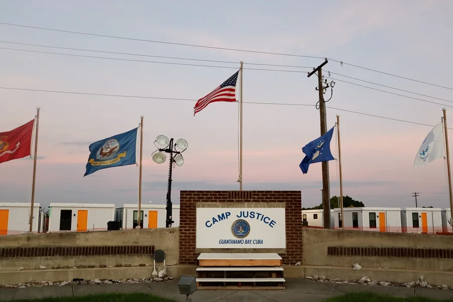 Texas abre centro para migrantes