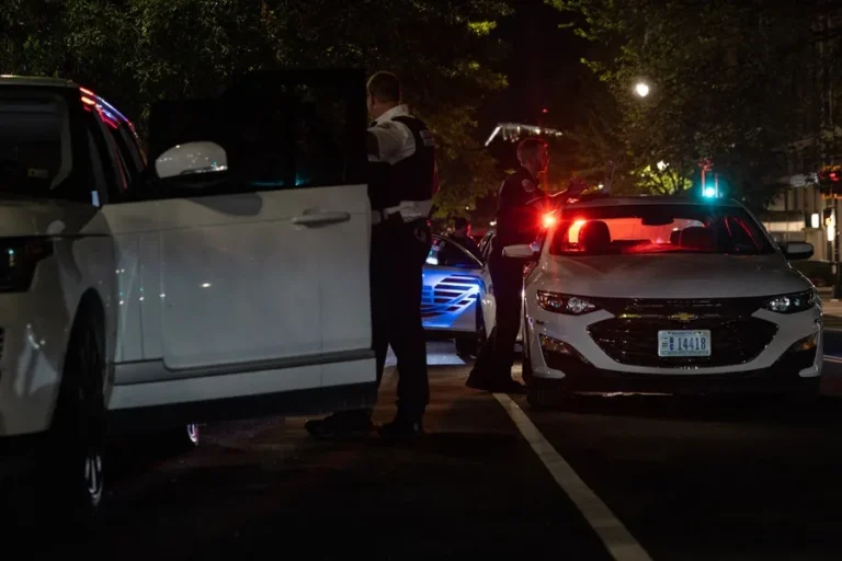 Trump envía a 300 soldados más a las calles