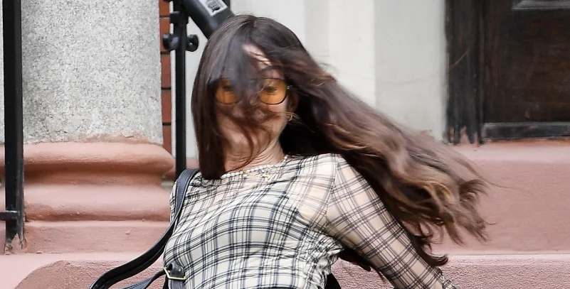 Anne Hathaway sufre caída durante la secuela de “The Devil Wears Prada”