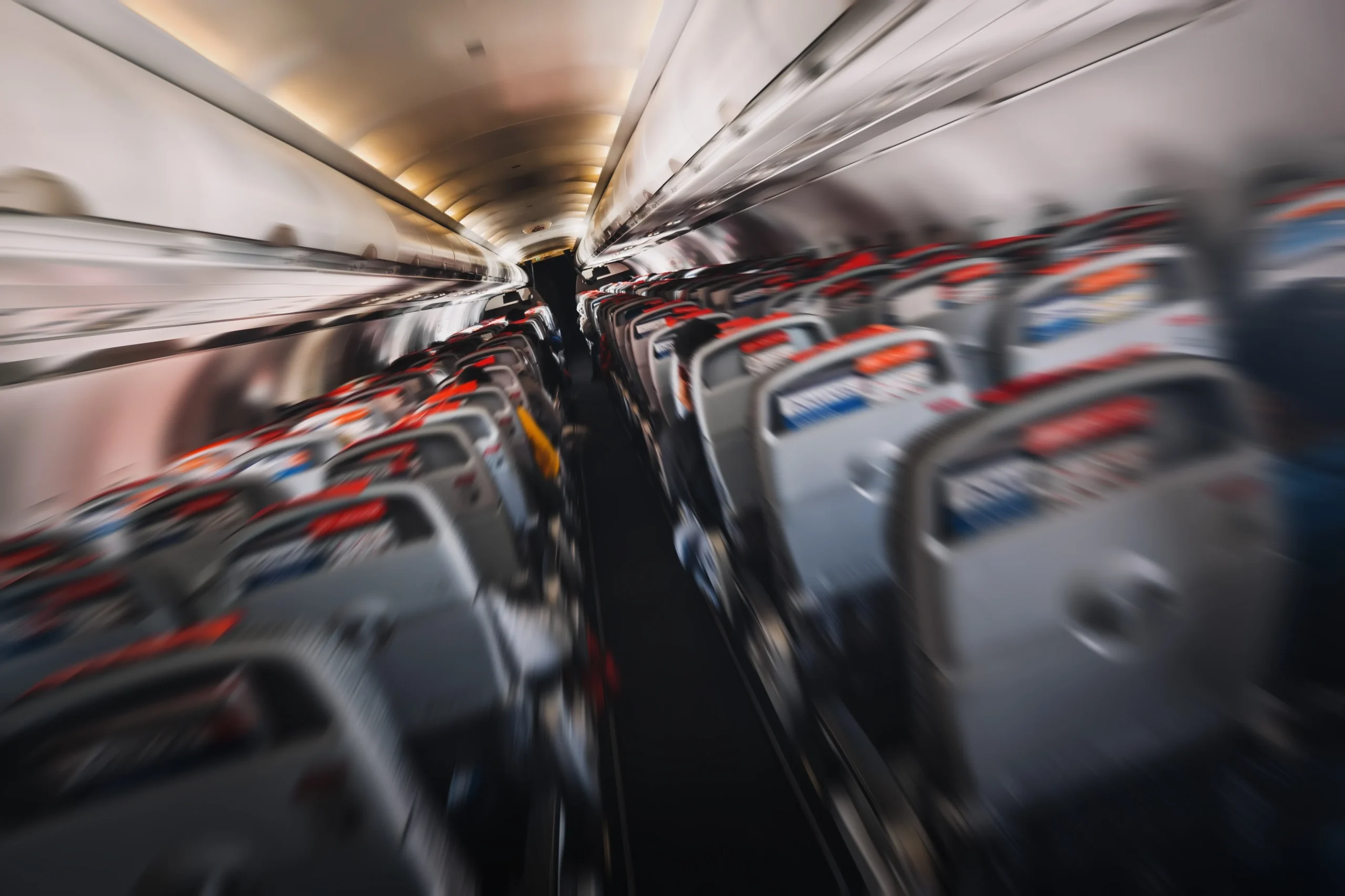 Avión se desploma 1.200 metros tras turbulencia y deja dos heridos