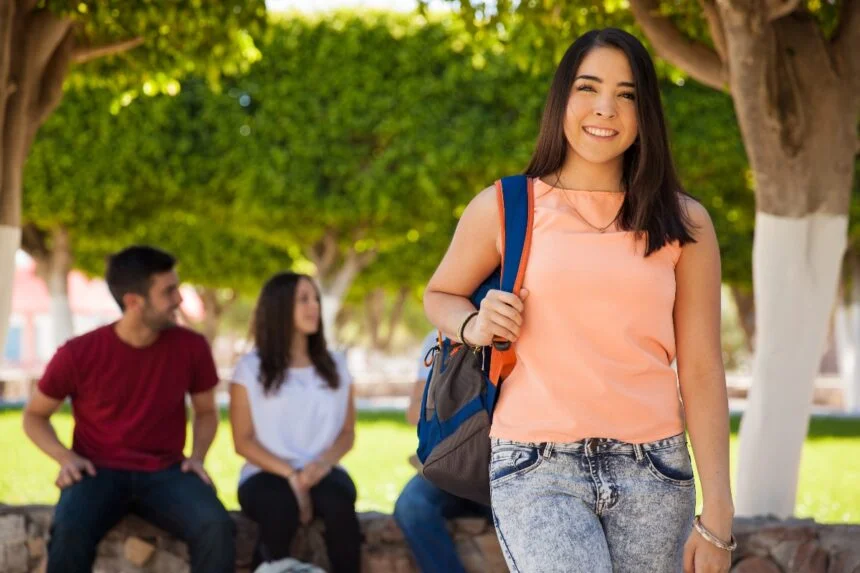 Oportunidades para latinos: becas y apoyos disponibles en Nueva York