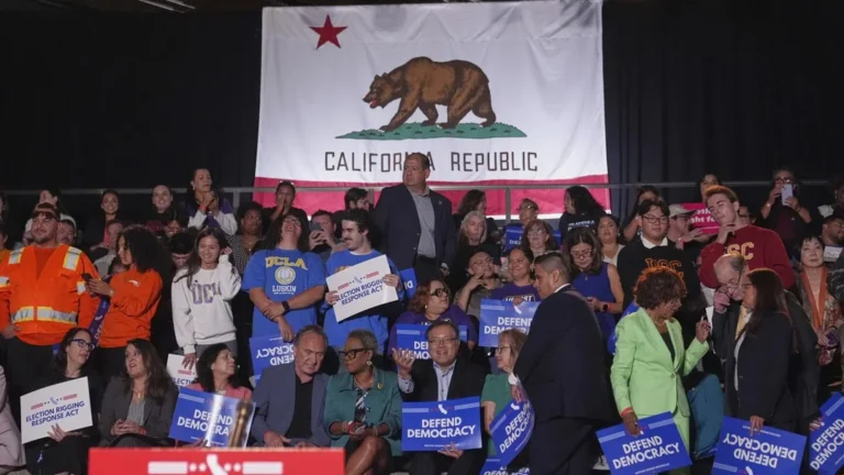 California quiere frenar a Texas: Busca la redistribución electoral