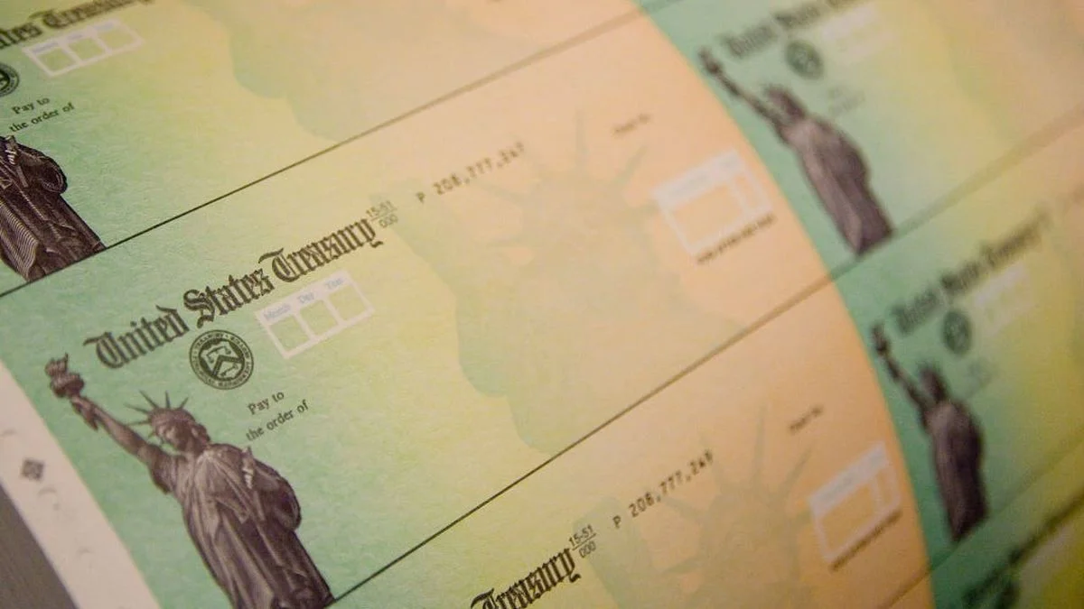 ¿Es verdad que el IRS dará cheques de ayuda?