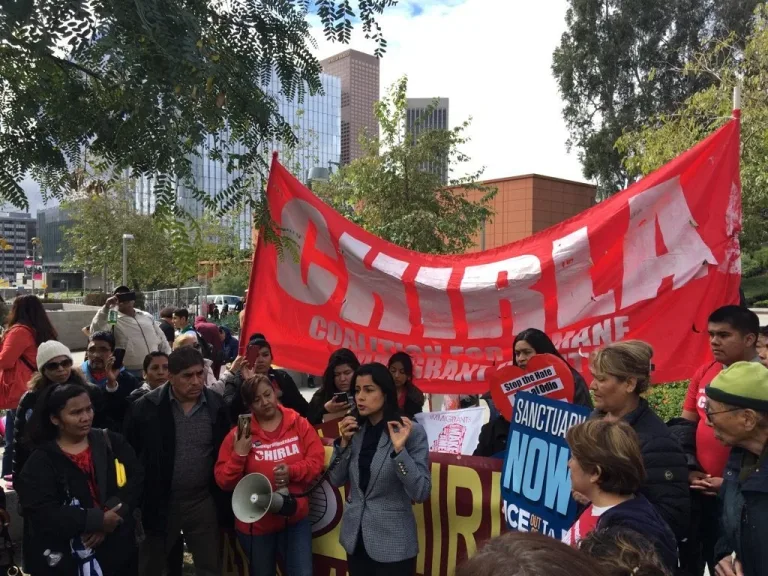 Paro en Los Ángeles: Protestan contra las redadas de ICE