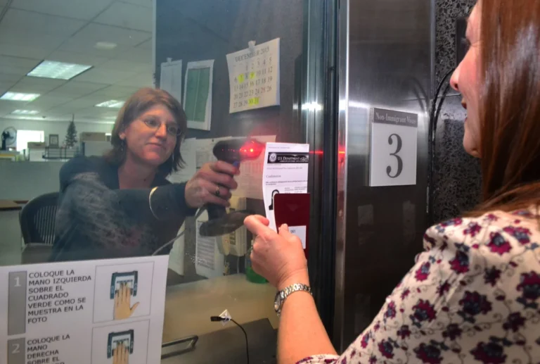 ¿Quiénes se libran de la entrevista para la ciudadanía o visa?