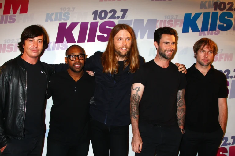 Escándalo en Maroon 5: exintegrante golpea a su esposa, ¿qué pasó?
