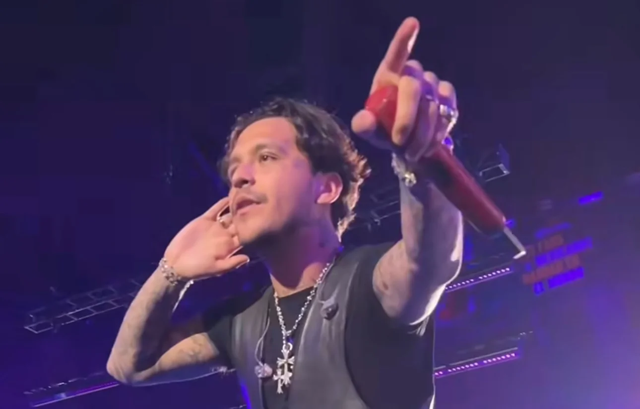 “¡Cazzu!”: el incómodo momento que vivió Nodal en concierto