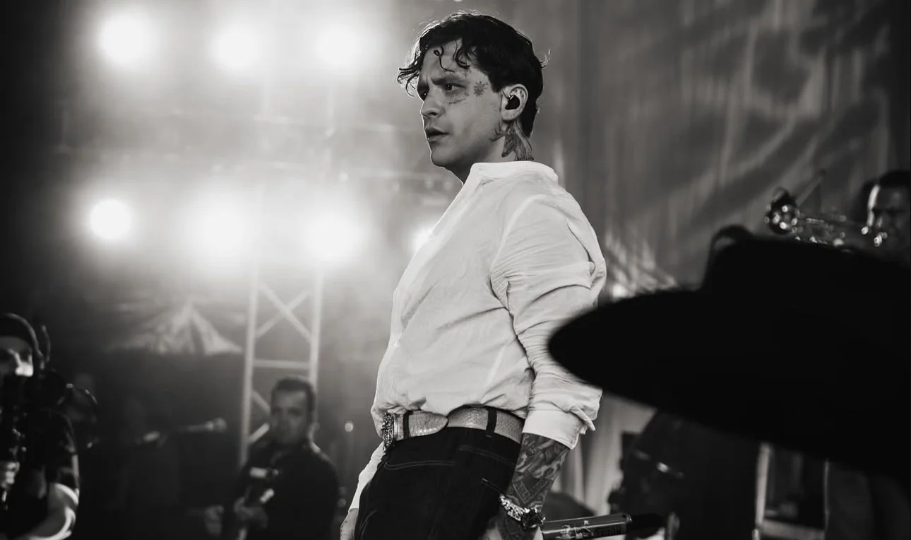 Se burlan de Nodal por dudar de su amor por Ángela Aguilar