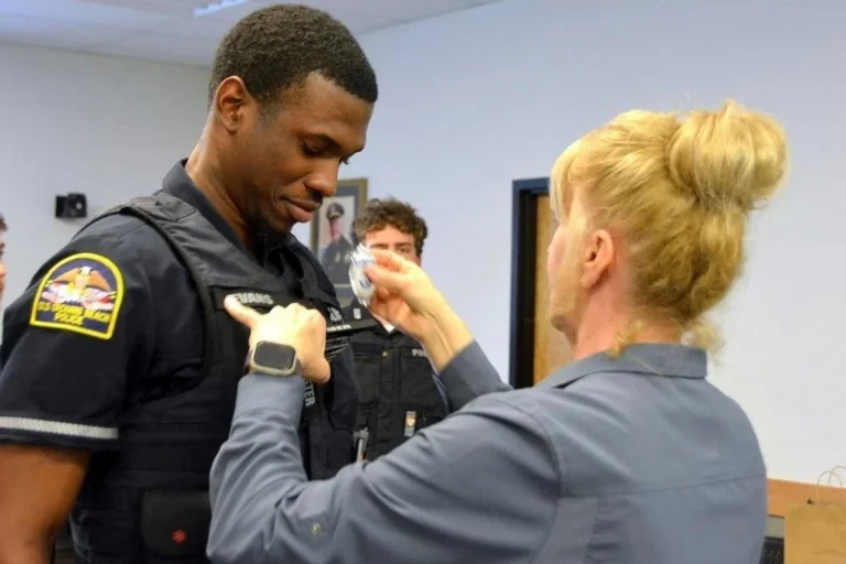 ICE arrestó a un policía en Maine: ahora se "autodeportará"