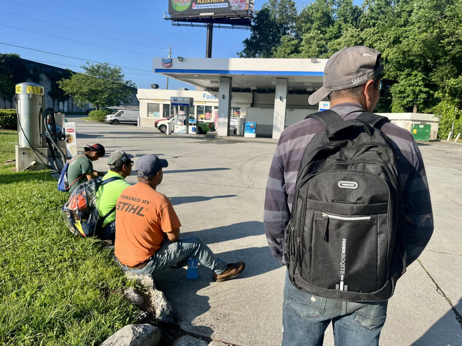 ICE podría detenerte por hablar español, advierten