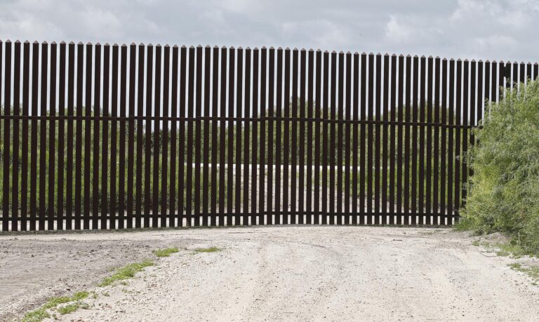 tres migrantes mueren en Texas