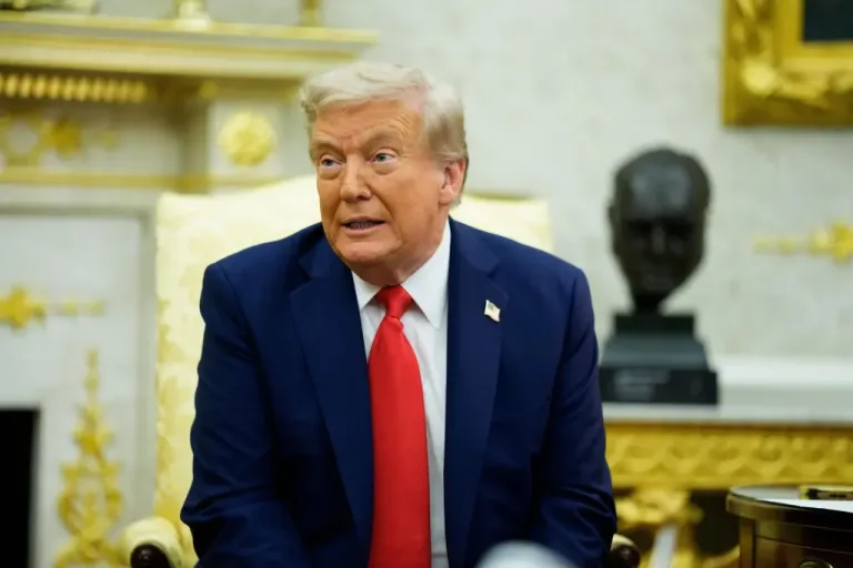 ¿Trump amenaza a Chicago? Enviaría tropas como en Washington