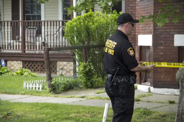 varios policías fueron baleados