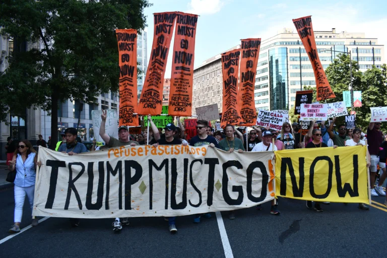 Protestan en Washington D.C. por la toma federal de la policía