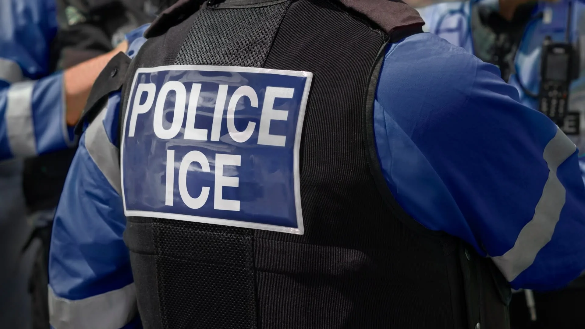 California exige a escuelas alertar a familias si llega ICE