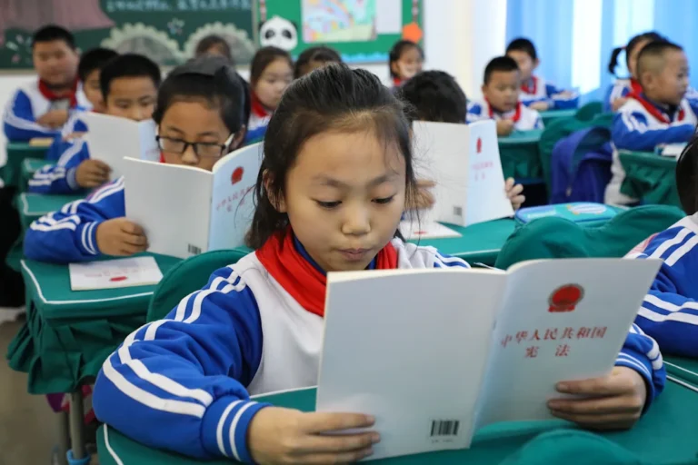 Clases de IA ahora son obligatorias en China