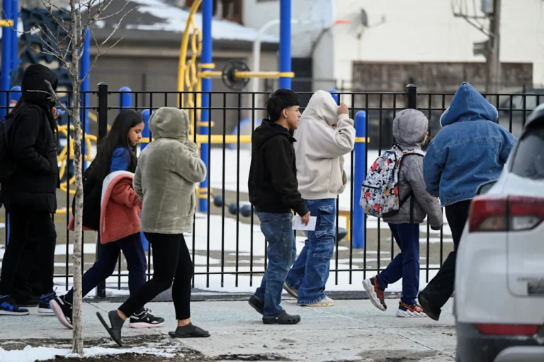 DHS aclara que ICE no realiza redadas en escuelas