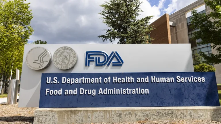 FDA aprueba polémico