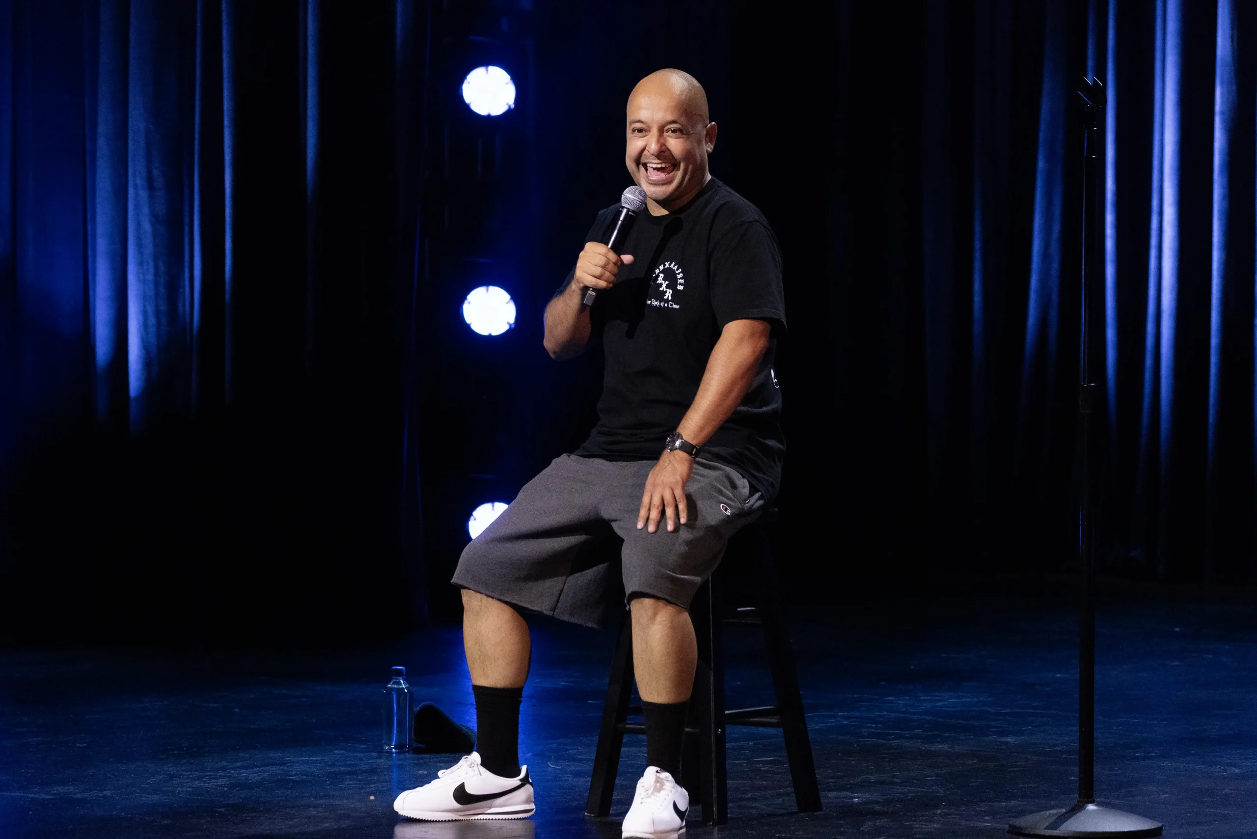 Hulu anuncia el estreno del especial de comedia de Frankie Quiñones