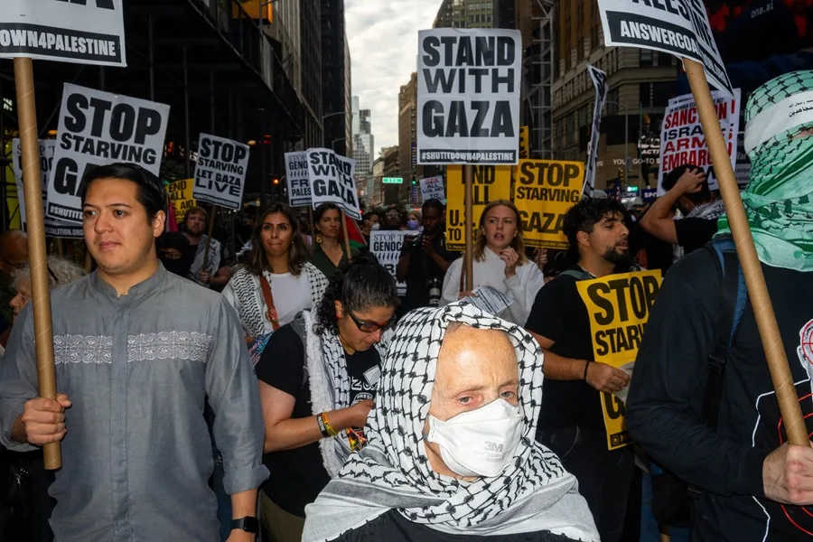 “Arrest Netanyahu”: Protestantes toman Nueva York durante la ONU