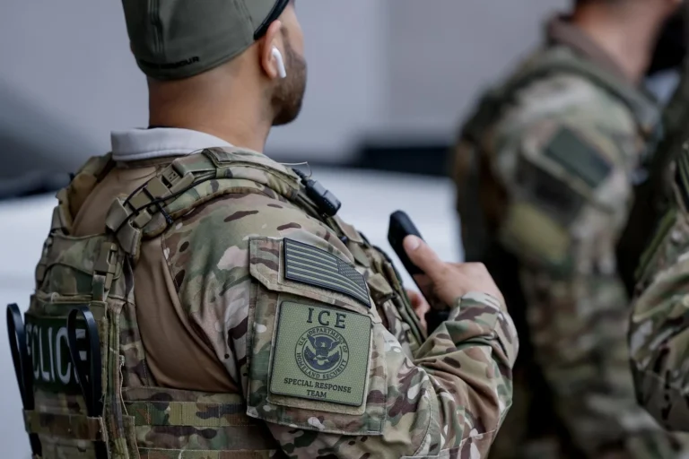 ICE realiza redadas en escuelas de Chicago