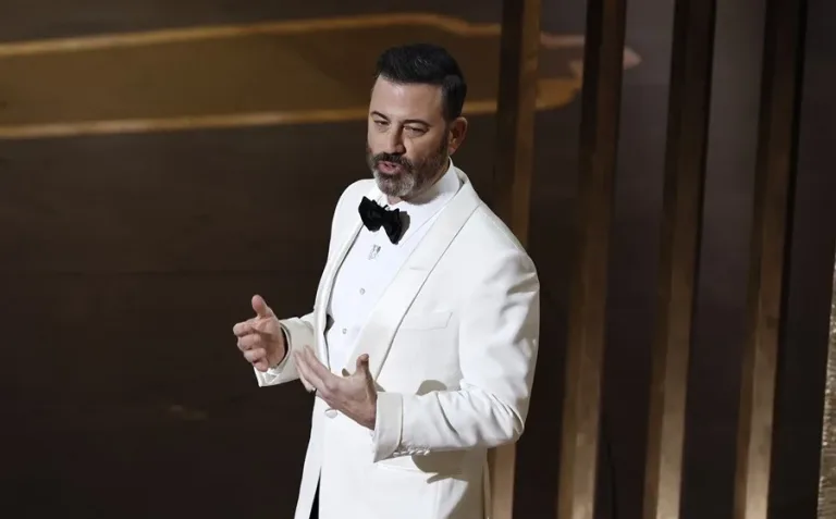Jimmy Kimmel lanza dardos contra Trump en